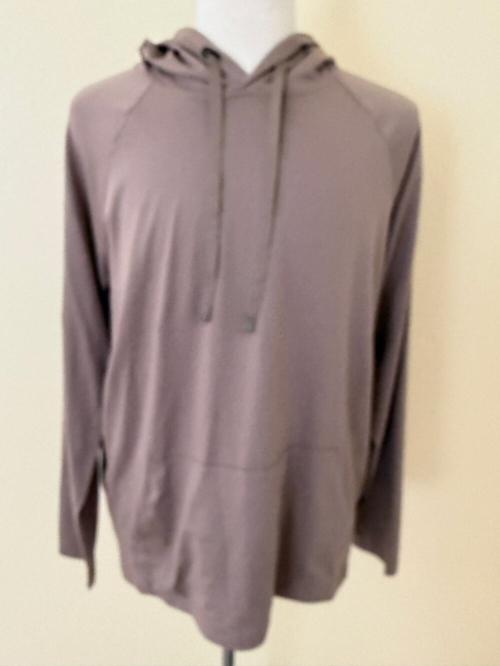 Alo Men Taupe Long Sleeve Lightweight Pullover Hoodie Size XL